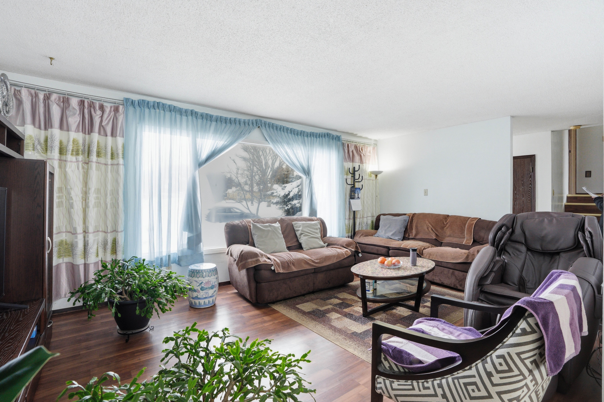 Public Open House 公开看房—3165 MILTON Street- $37.49万 背靠公园、步行商圈——林与唐地产 - 3